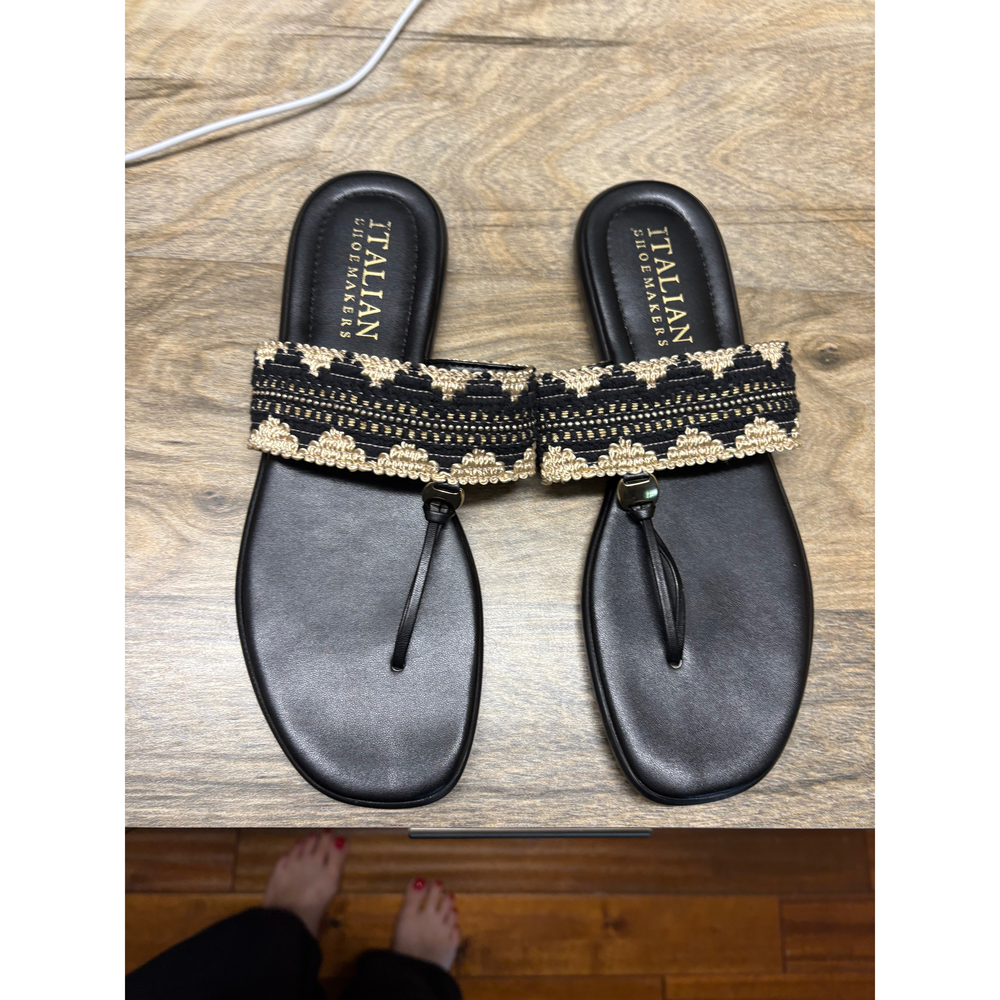 Italian Shoemakers Flip Flops in Black